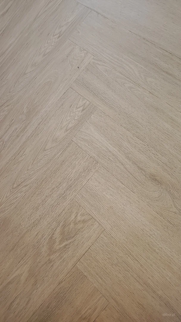 Jodełka Gerflor Virtuo 55 w kawalerce na Białołęce
